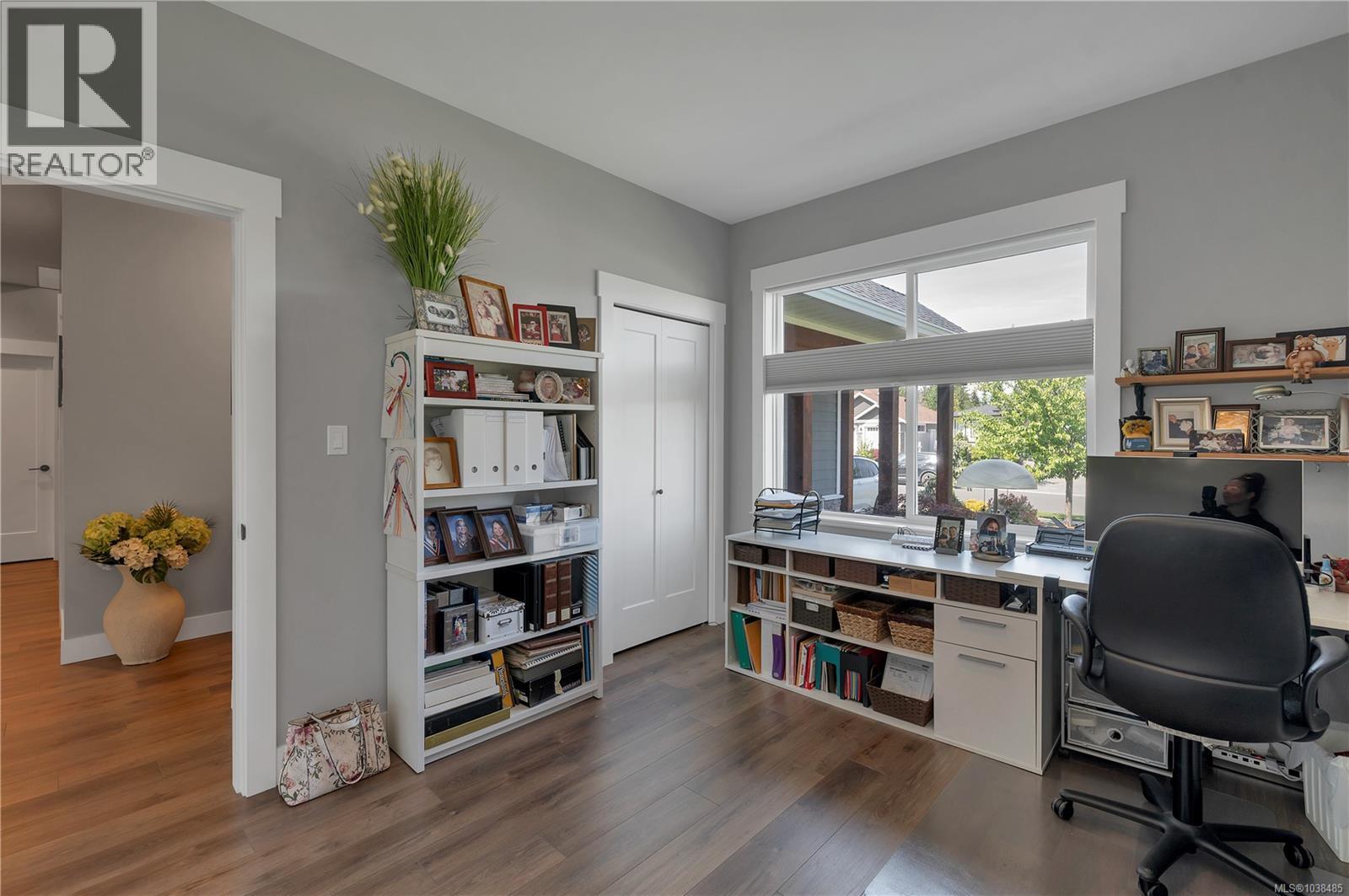 719 Sitka St - 27