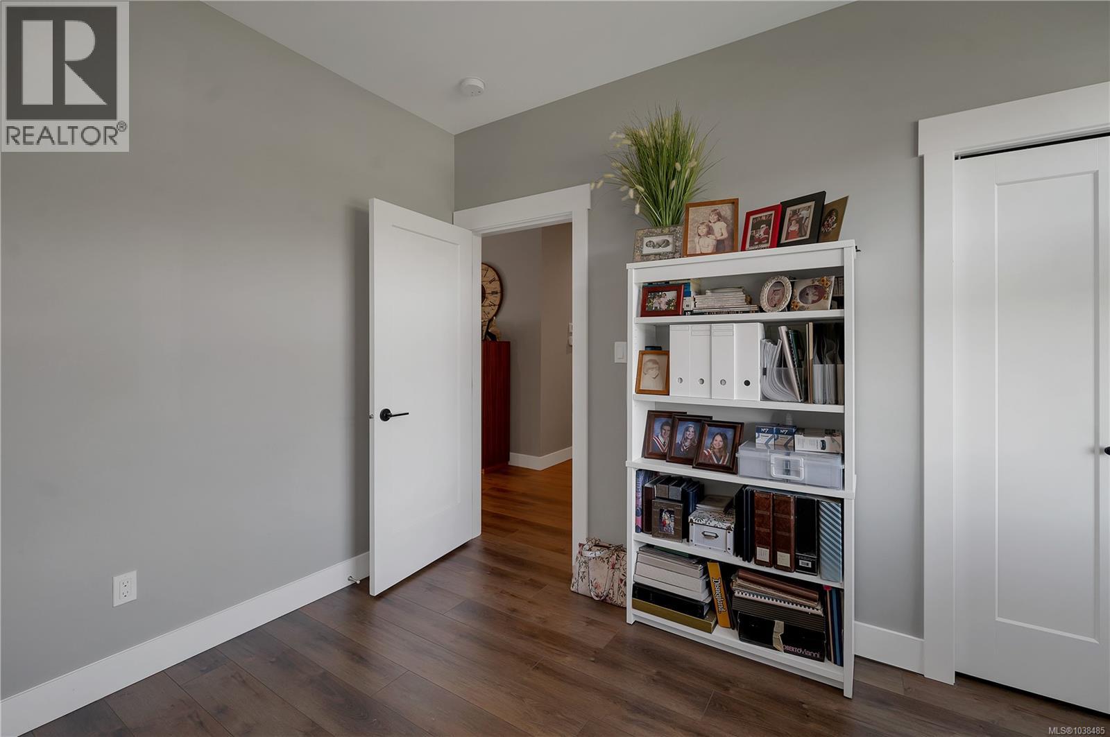 719 Sitka St - 28