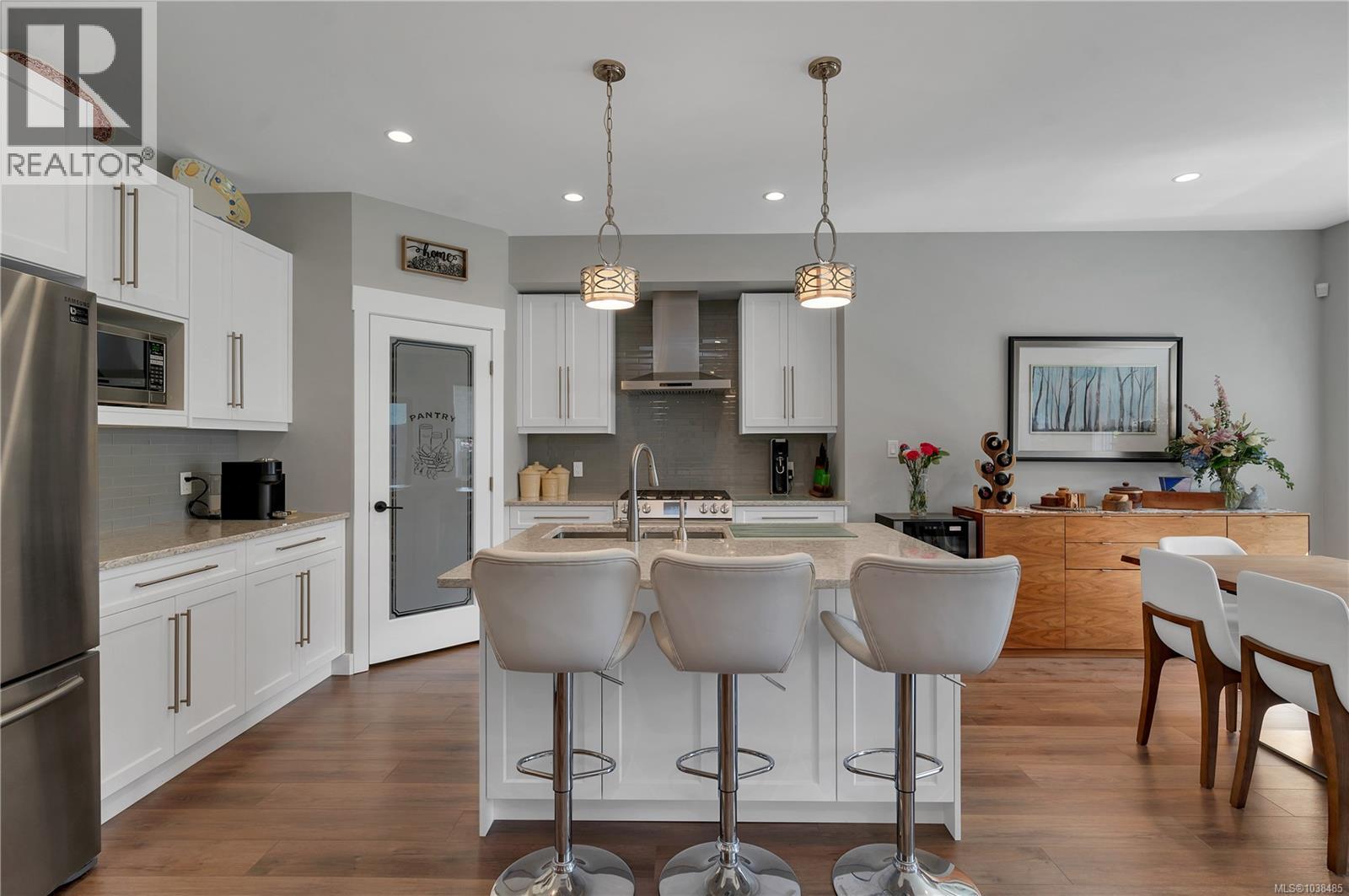 719 Sitka St - Image 3