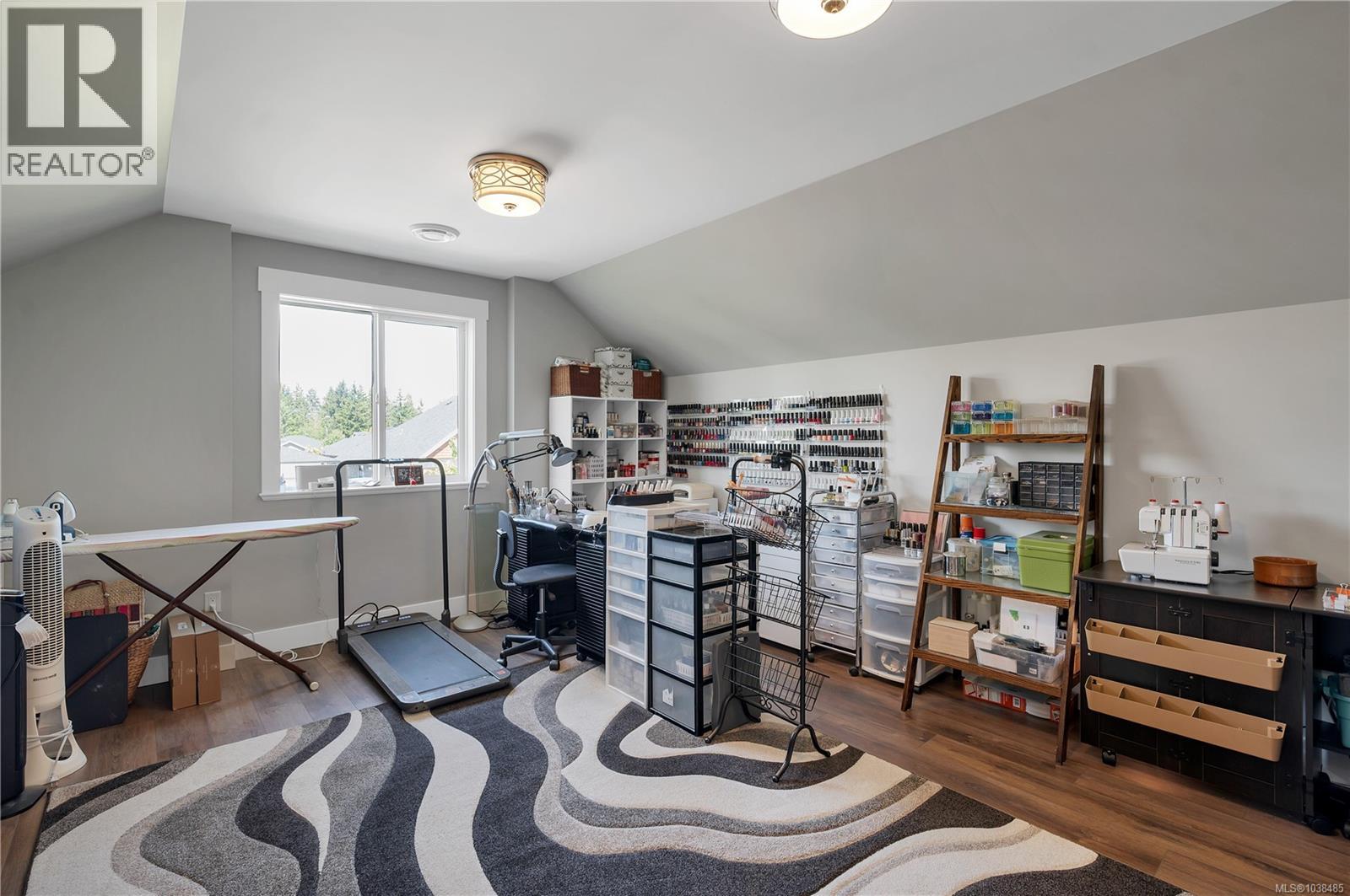 719 Sitka St - 34