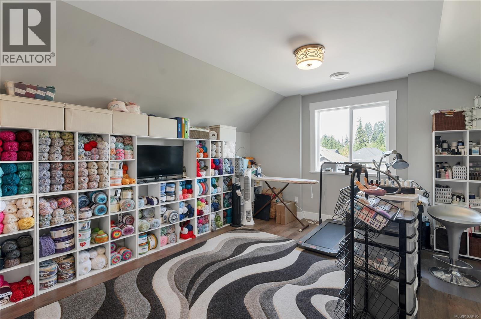 719 Sitka St - 35