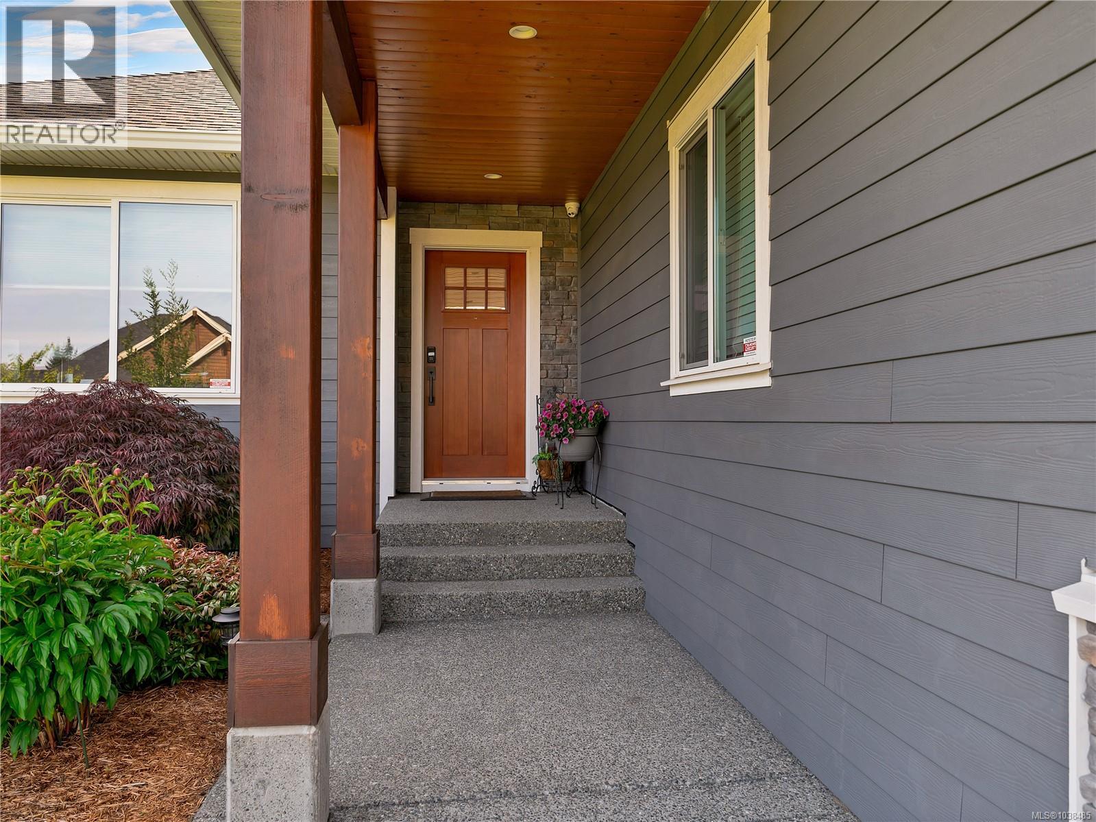 719 Sitka St - 43