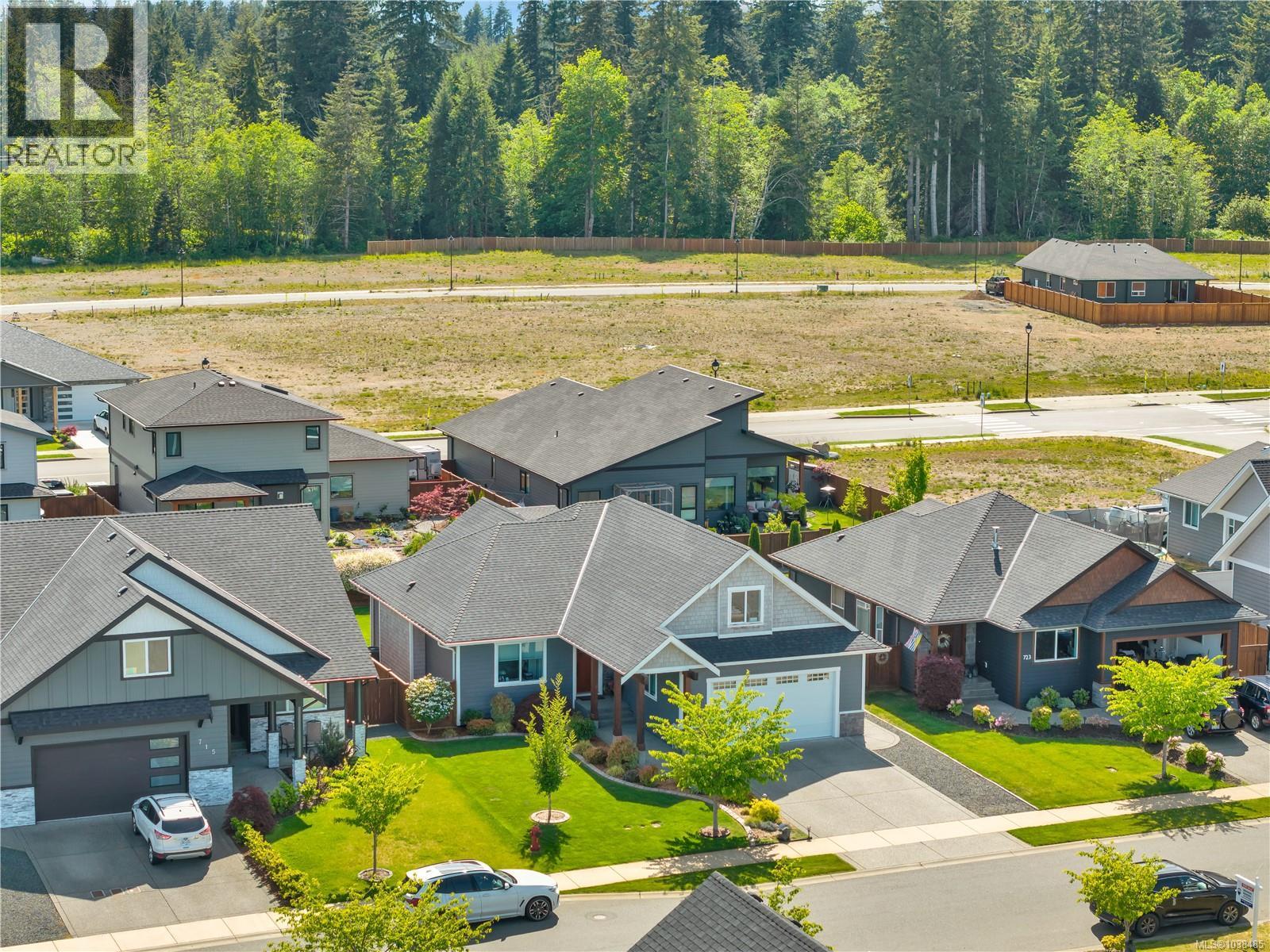 719 Sitka St - 53