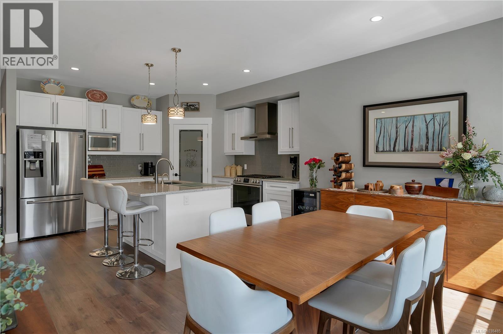 719 Sitka St - 9