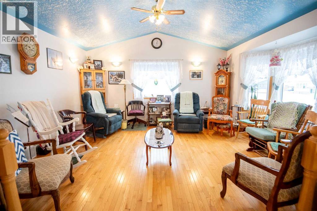 10218 102 Avenue - 17