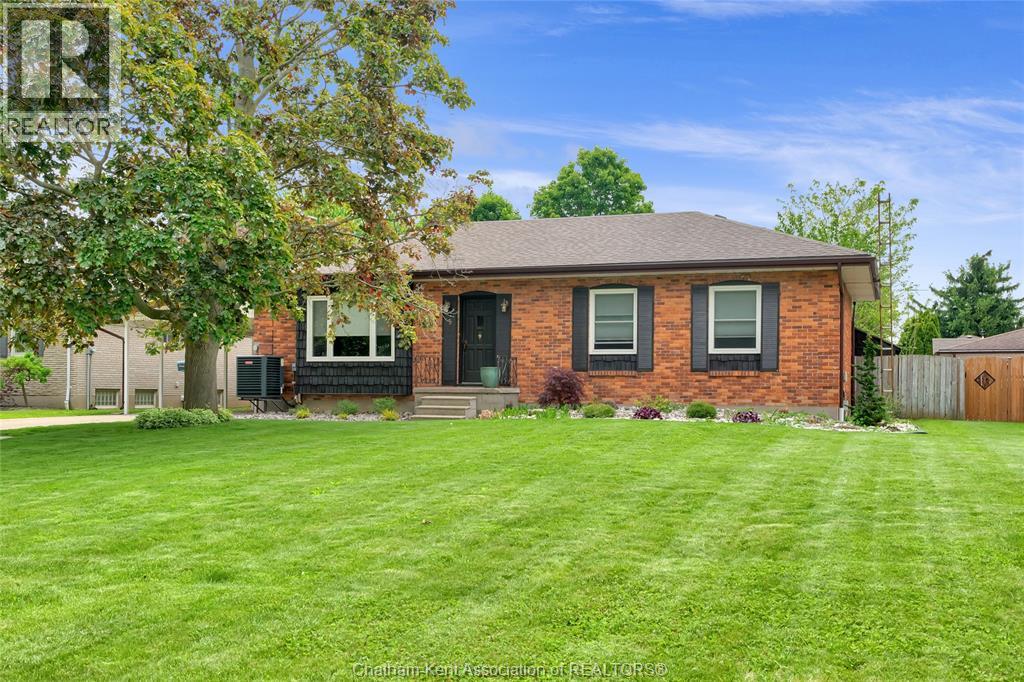5 Balmoral PLACE, Wallaceburg — photo 2