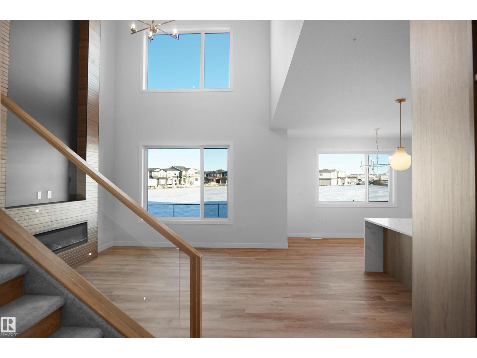 6403 29 AVE SW - 6