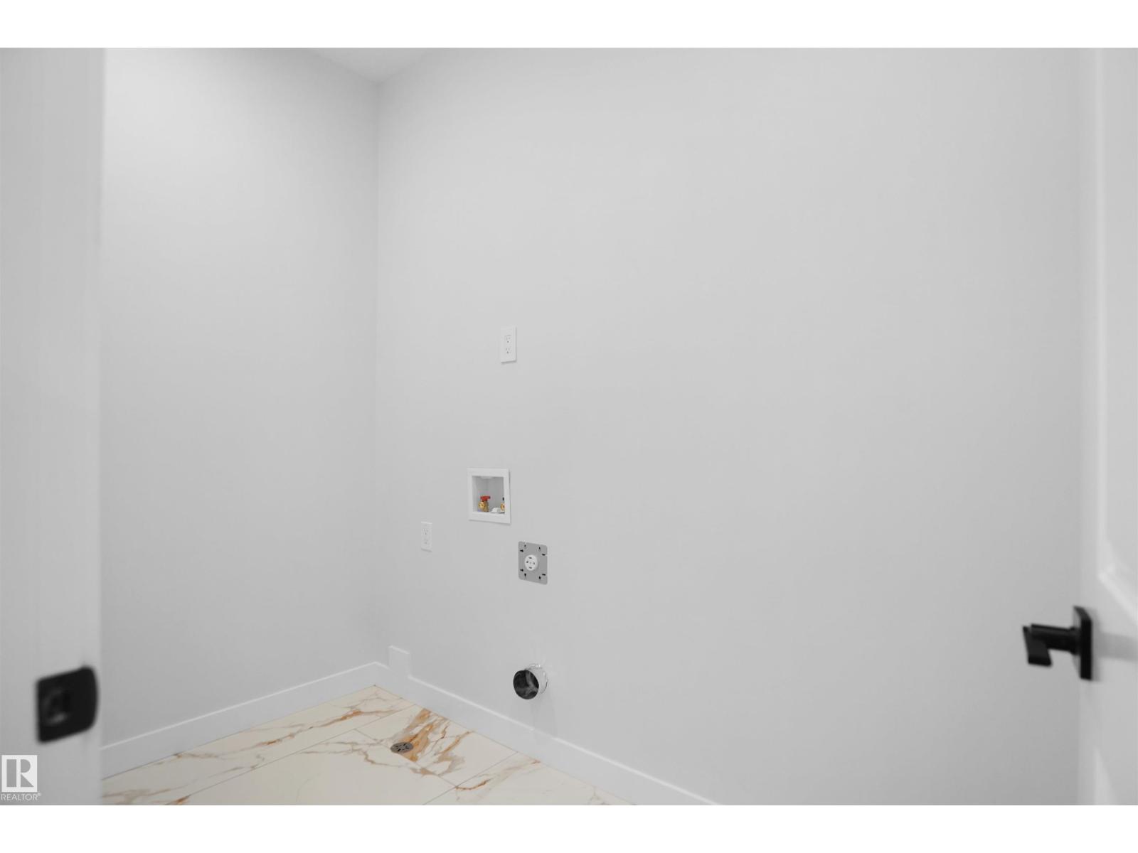 6403 29 AVE SW - 26