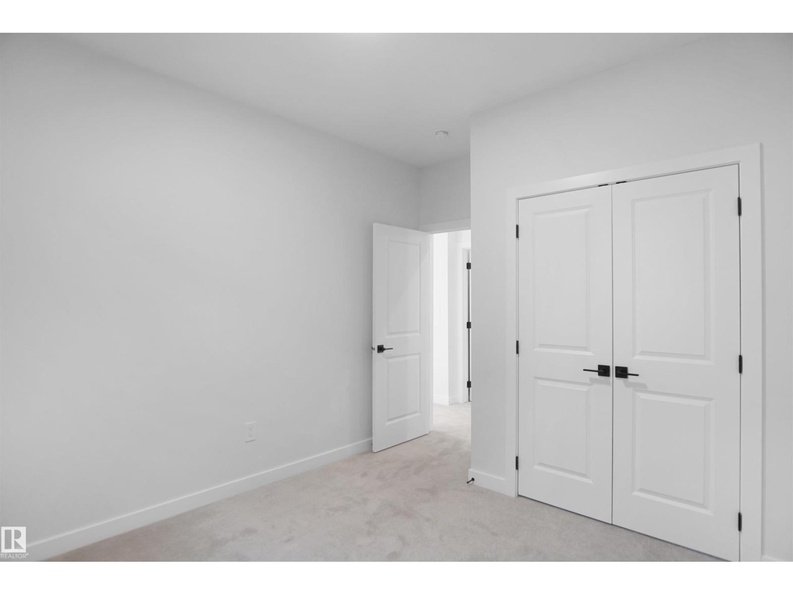6403 29 AVE SW - 28