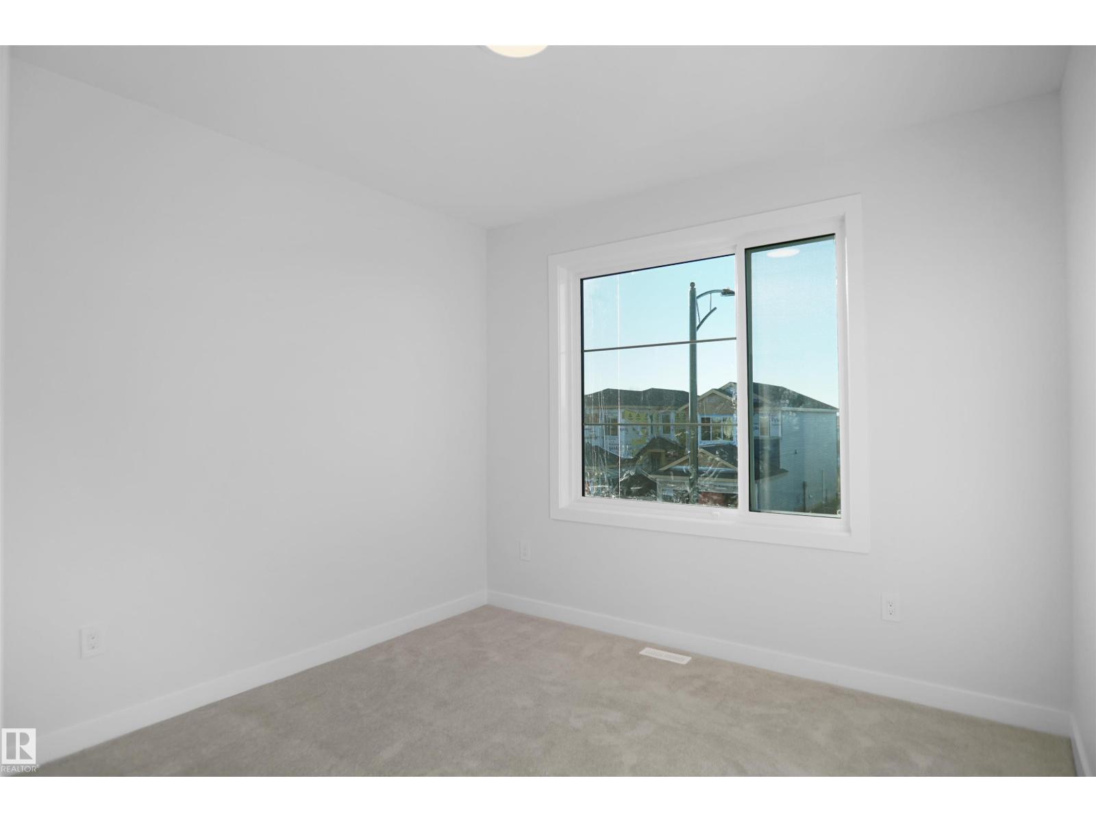 6403 29 AVE SW - 29