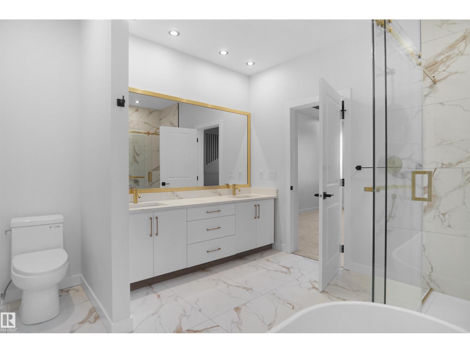 6403 29 AVE SW - 23