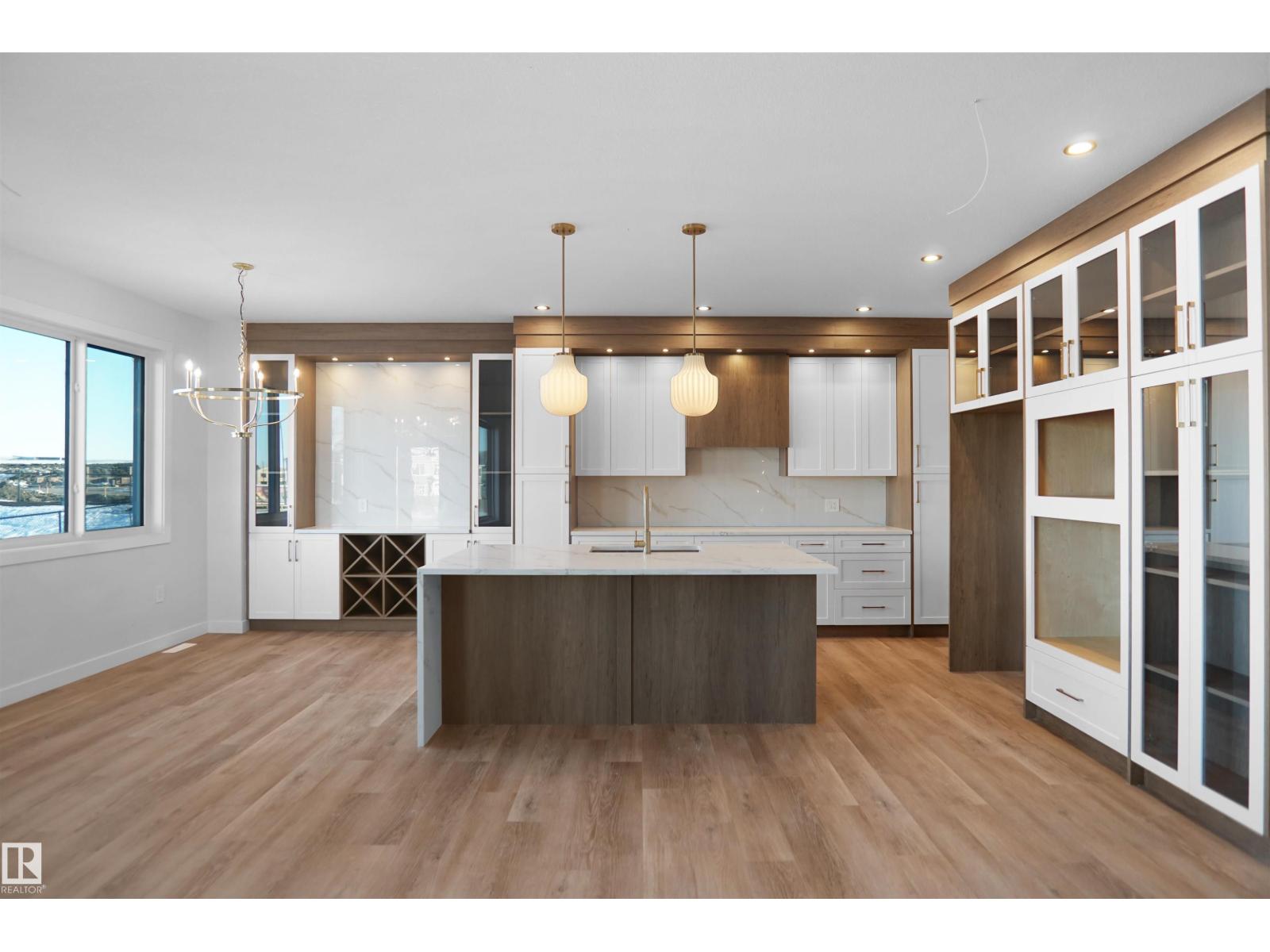 6403 29 AVE SW - 8