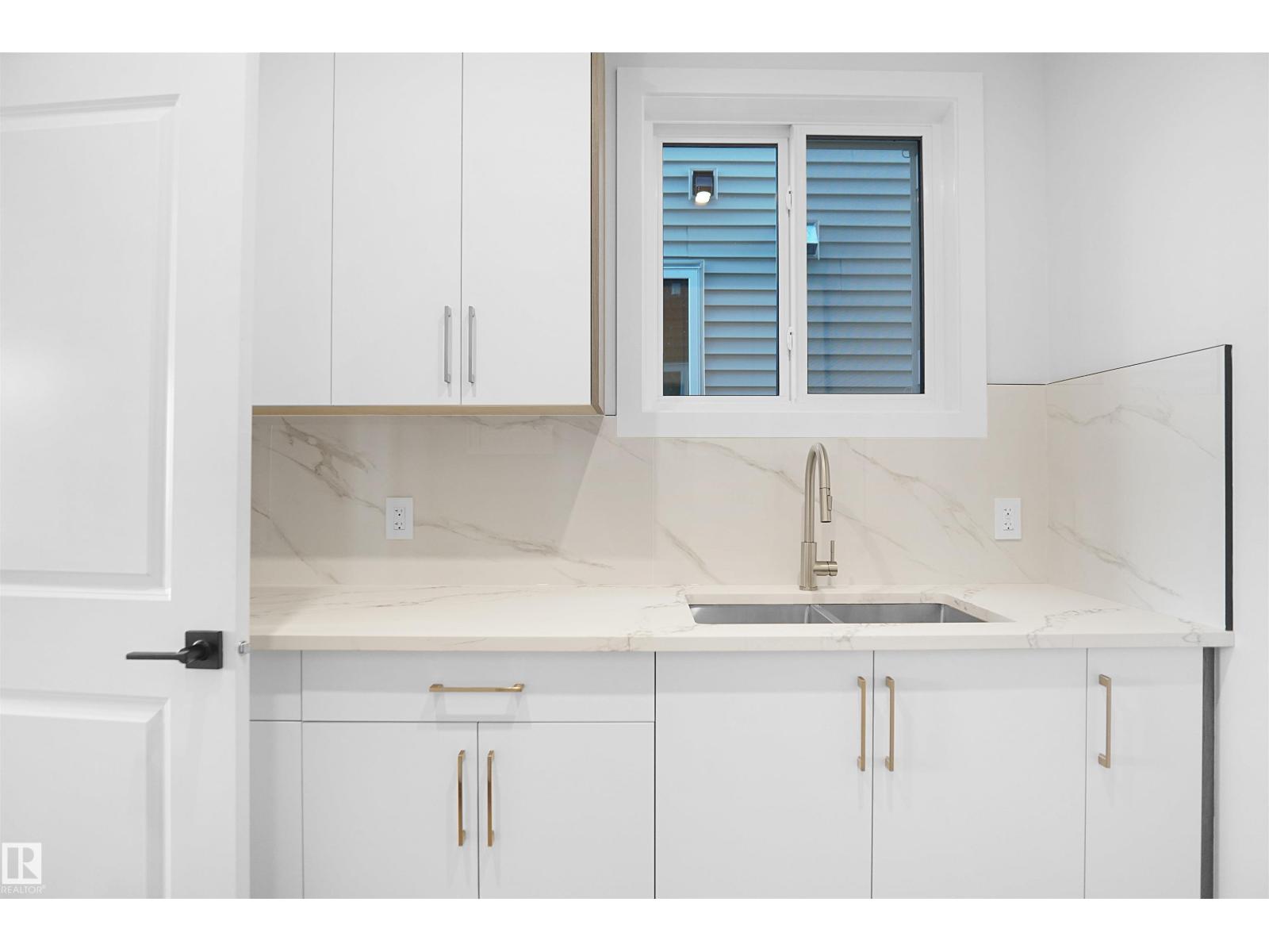 6403 29 AVE SW - 13