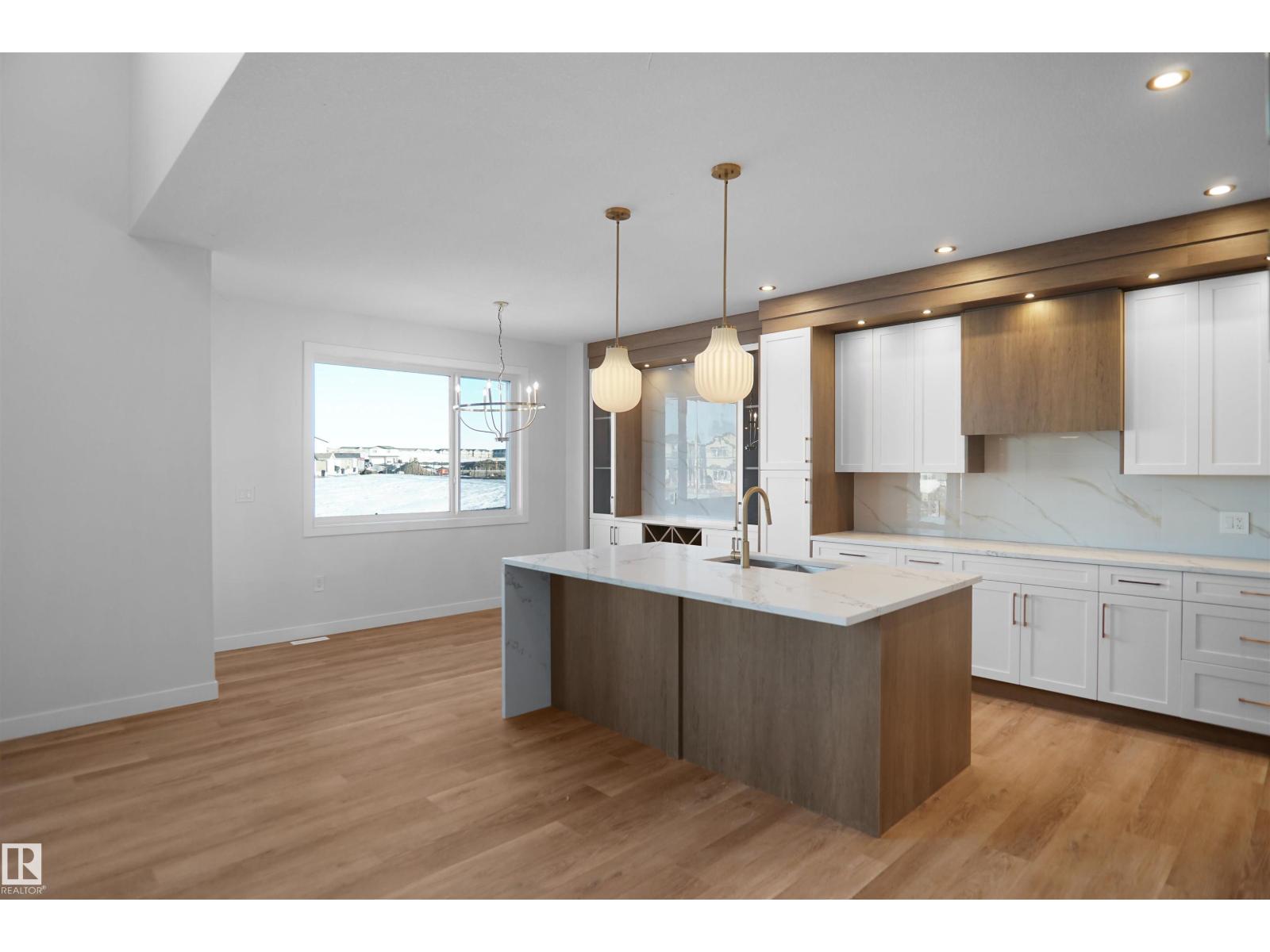 6403 29 AVE SW - 7