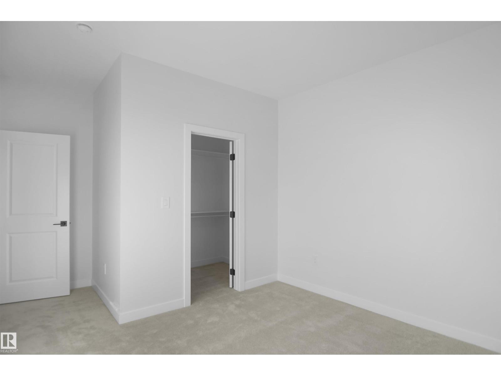 6403 29 AVE SW - 30