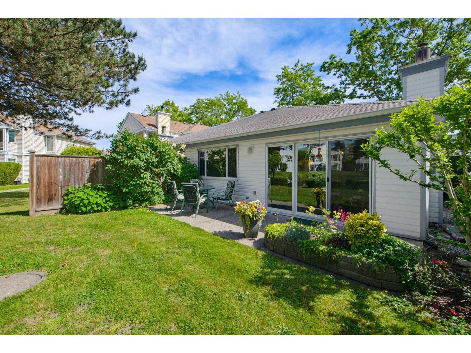 12263 92 Avenue - photo 2