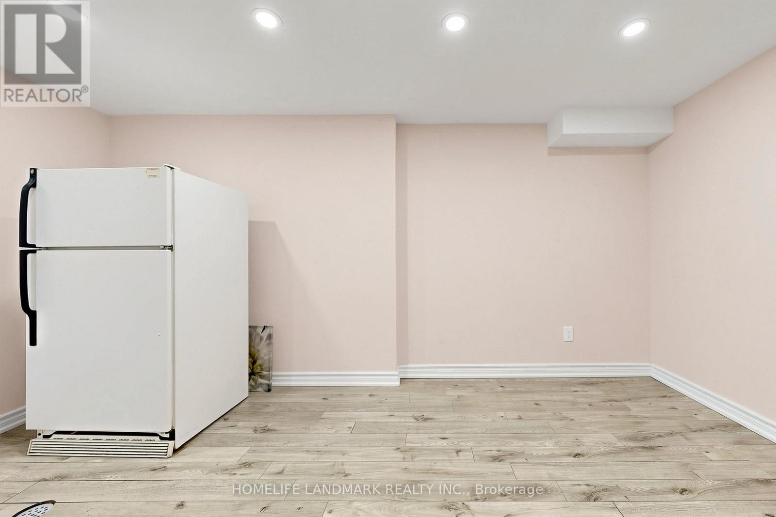 37 TREETOPS COURT - 41