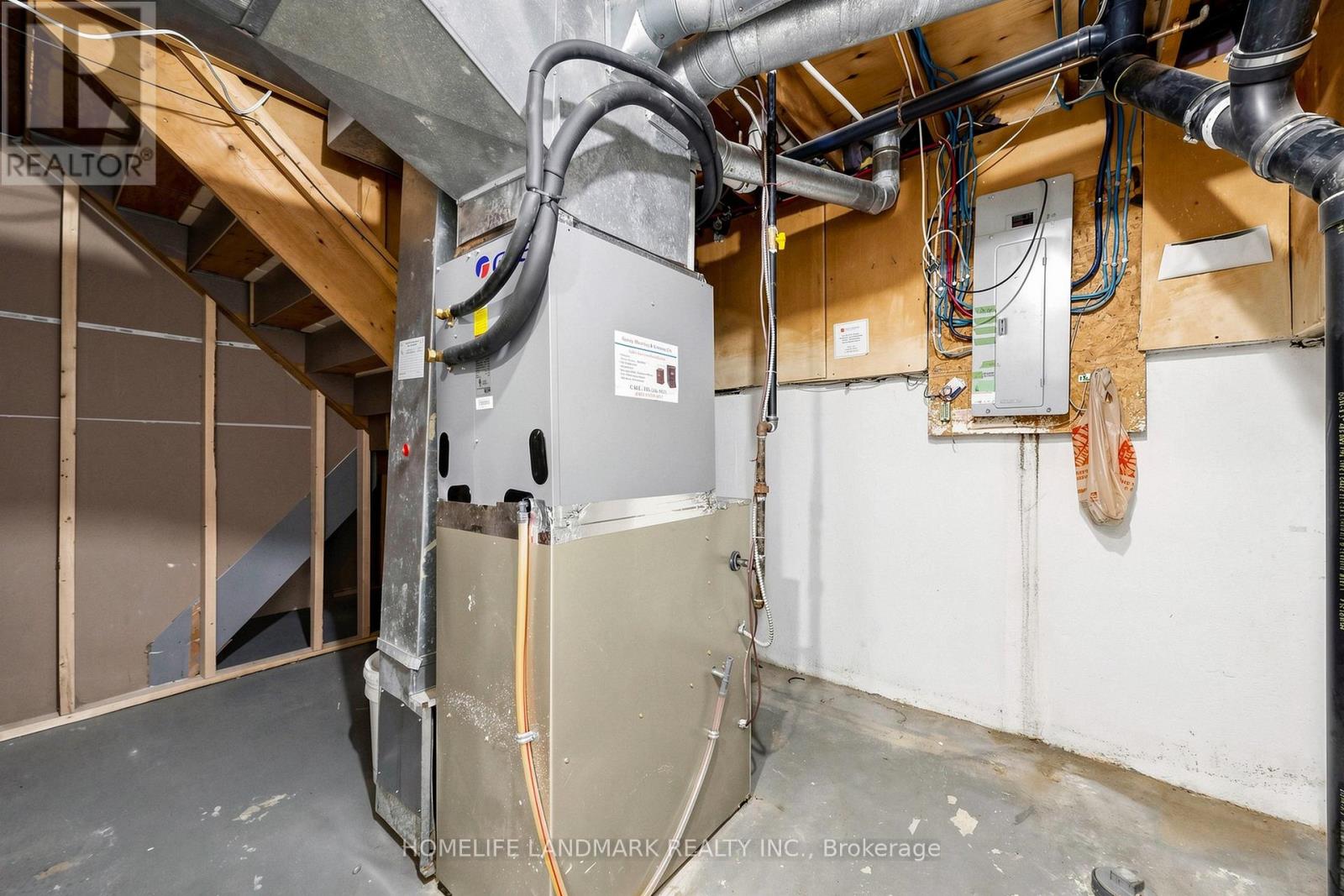 37 TREETOPS COURT - 47