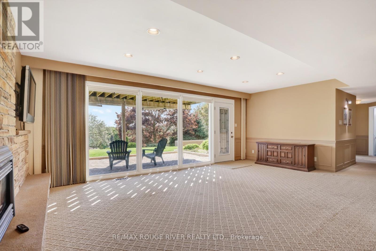 250 RIDGEWOOD ROAD - 29