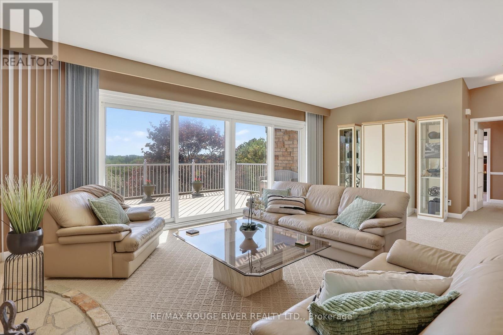 250 RIDGEWOOD ROAD - 7