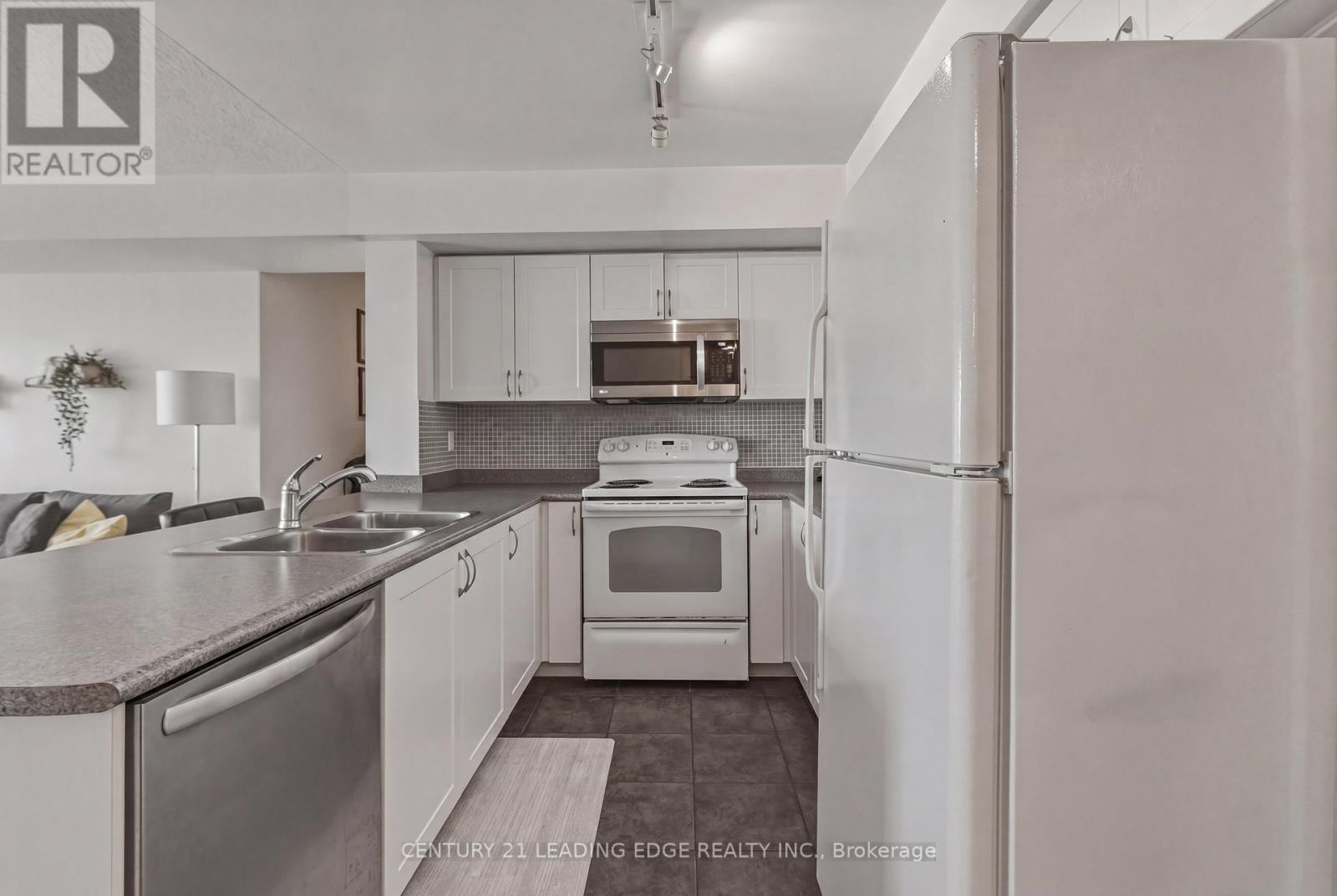 #902 1600 CHARLES STREET - 6