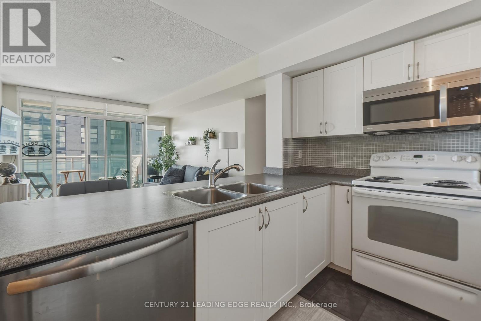 #902 1600 CHARLES STREET - 9