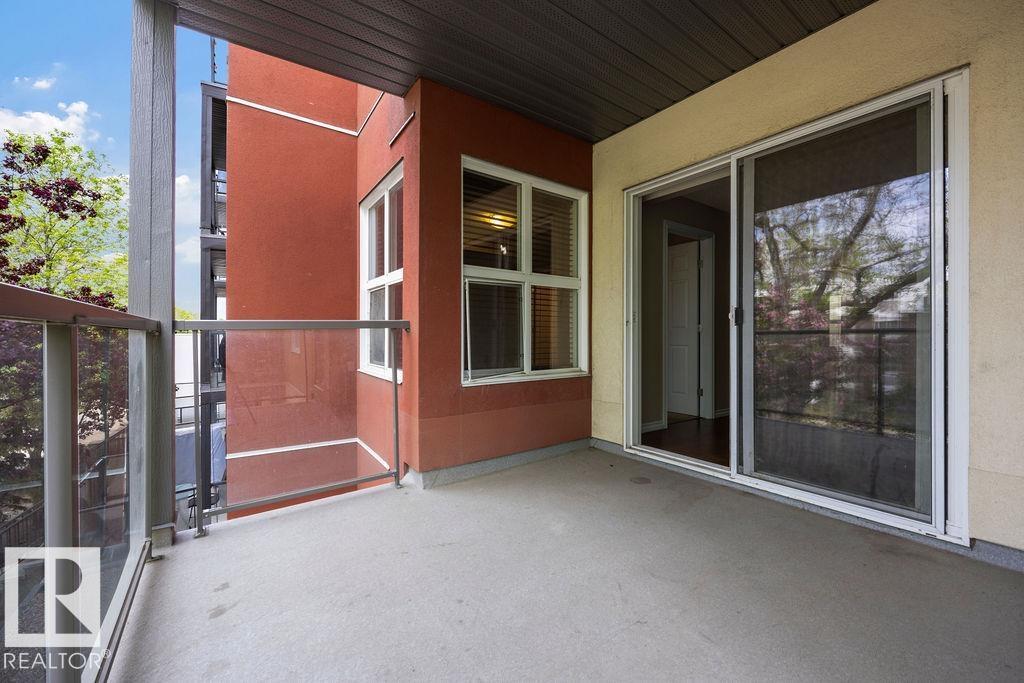 #204 10118 106 AV NW - 25