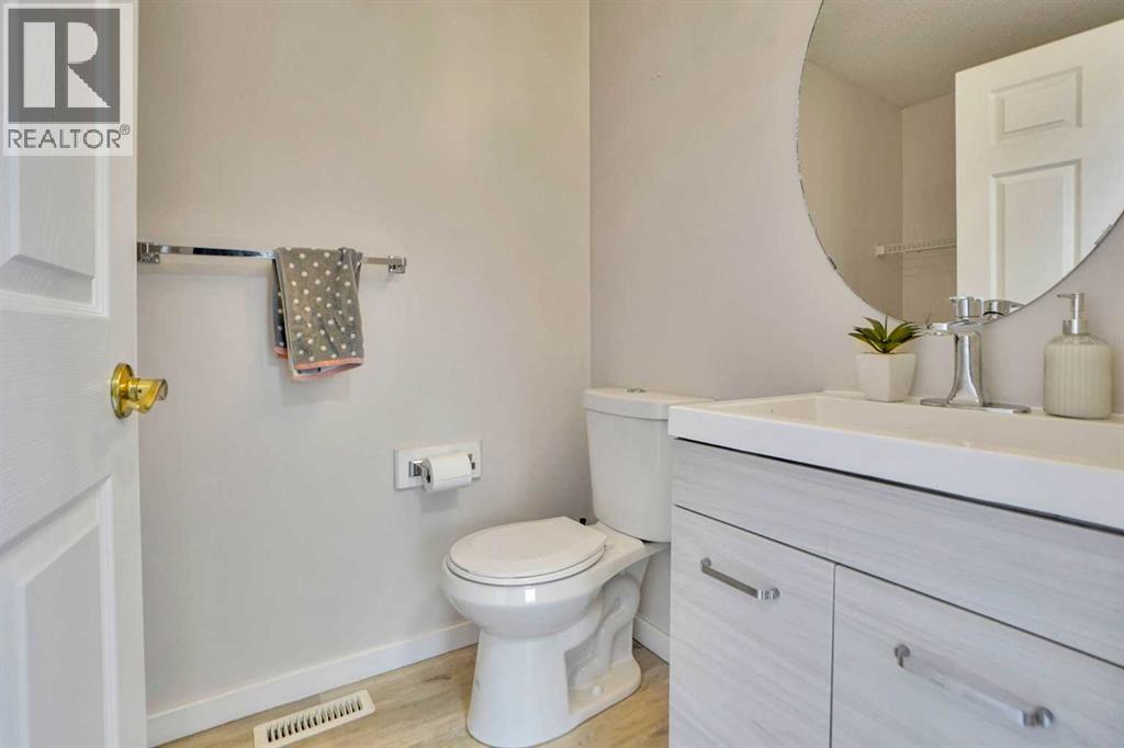 19 Taravista Gardens NE - 13