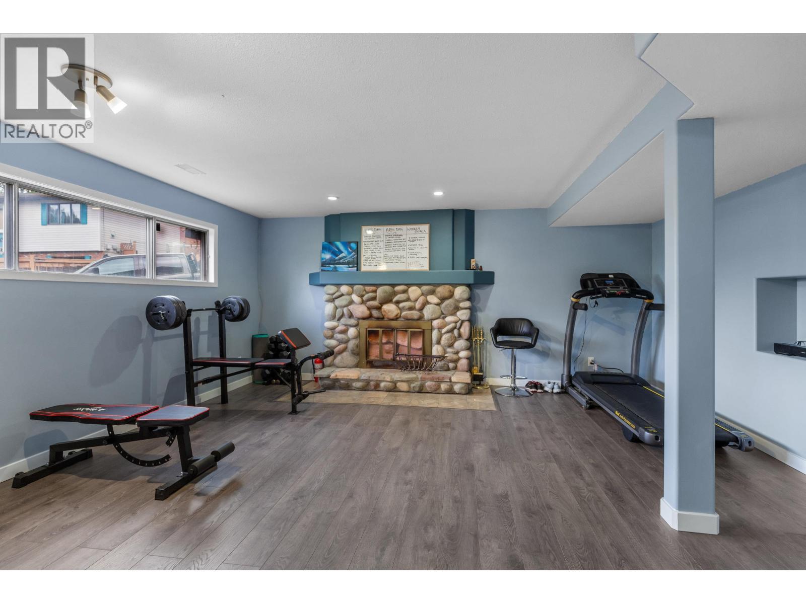 3127 WALLACE CRESCENT - 20