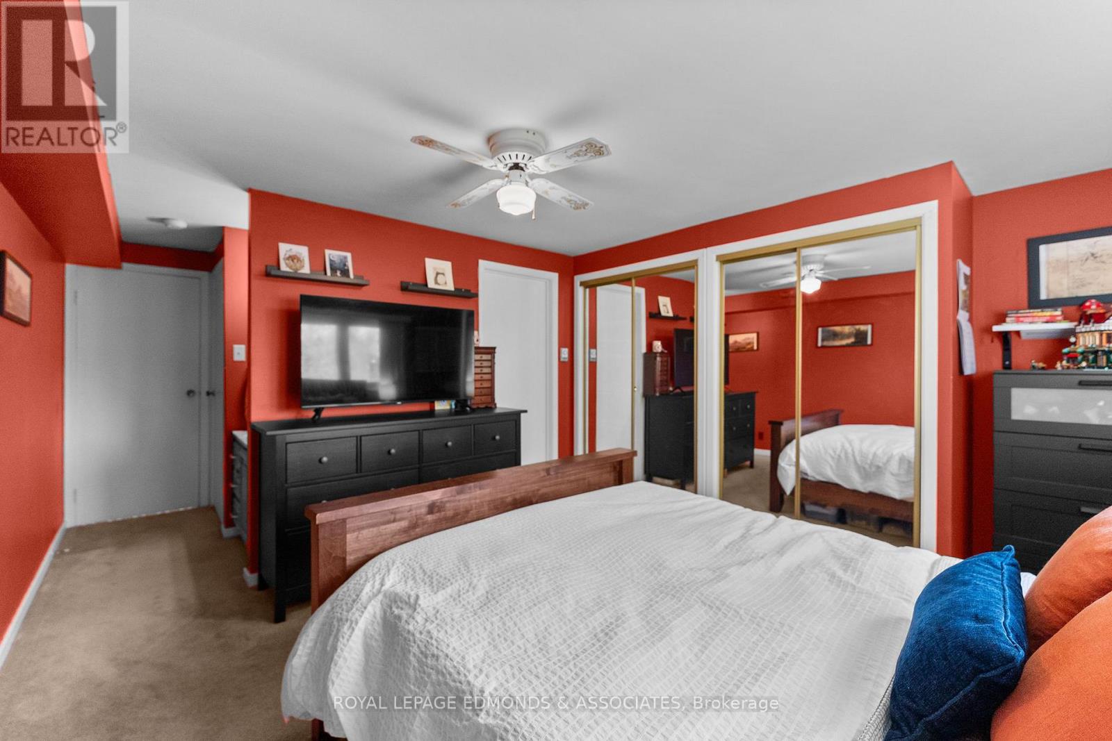 5 LASALLE DRIVE - 22
