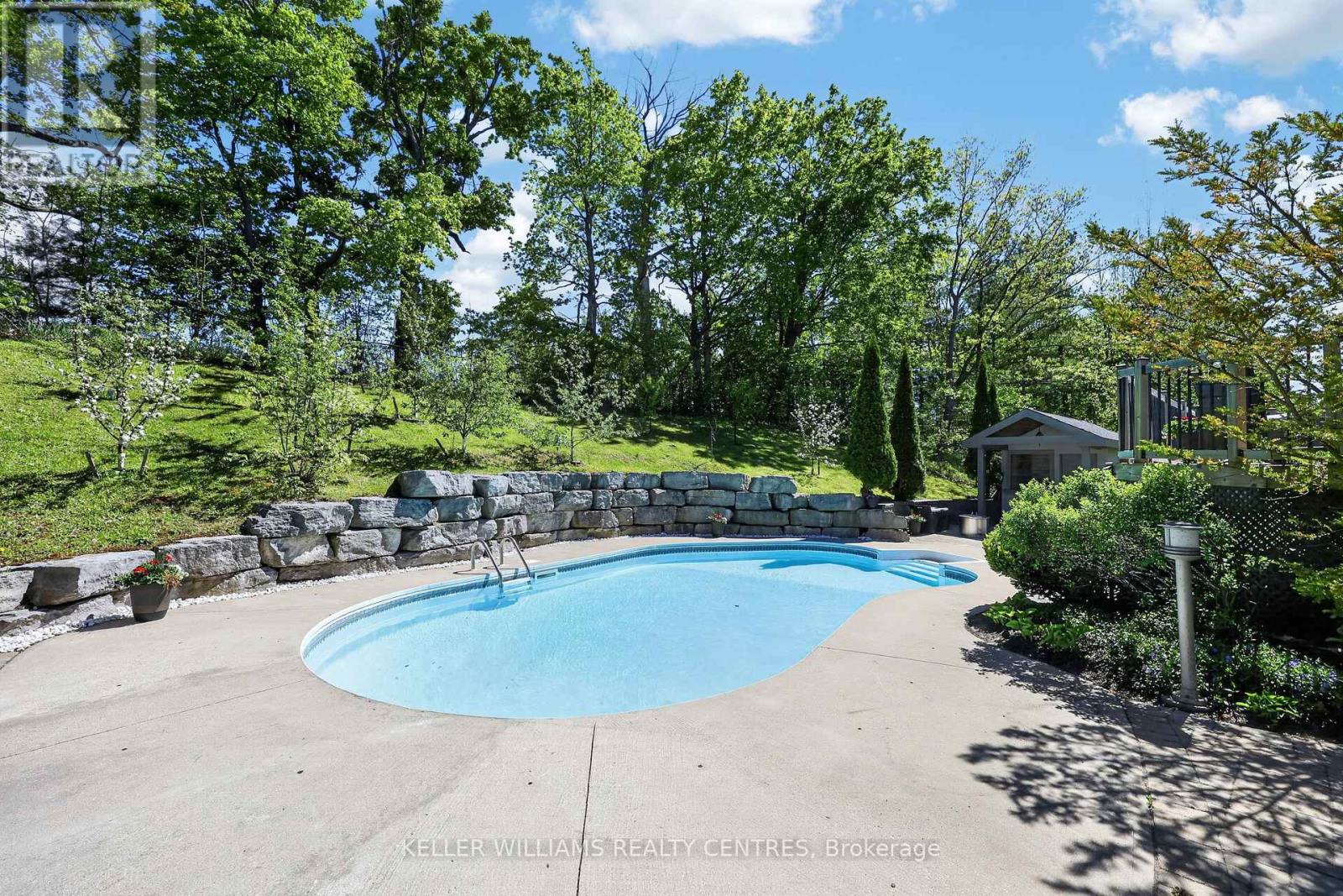 50 GLENHURON DRIVE - 33