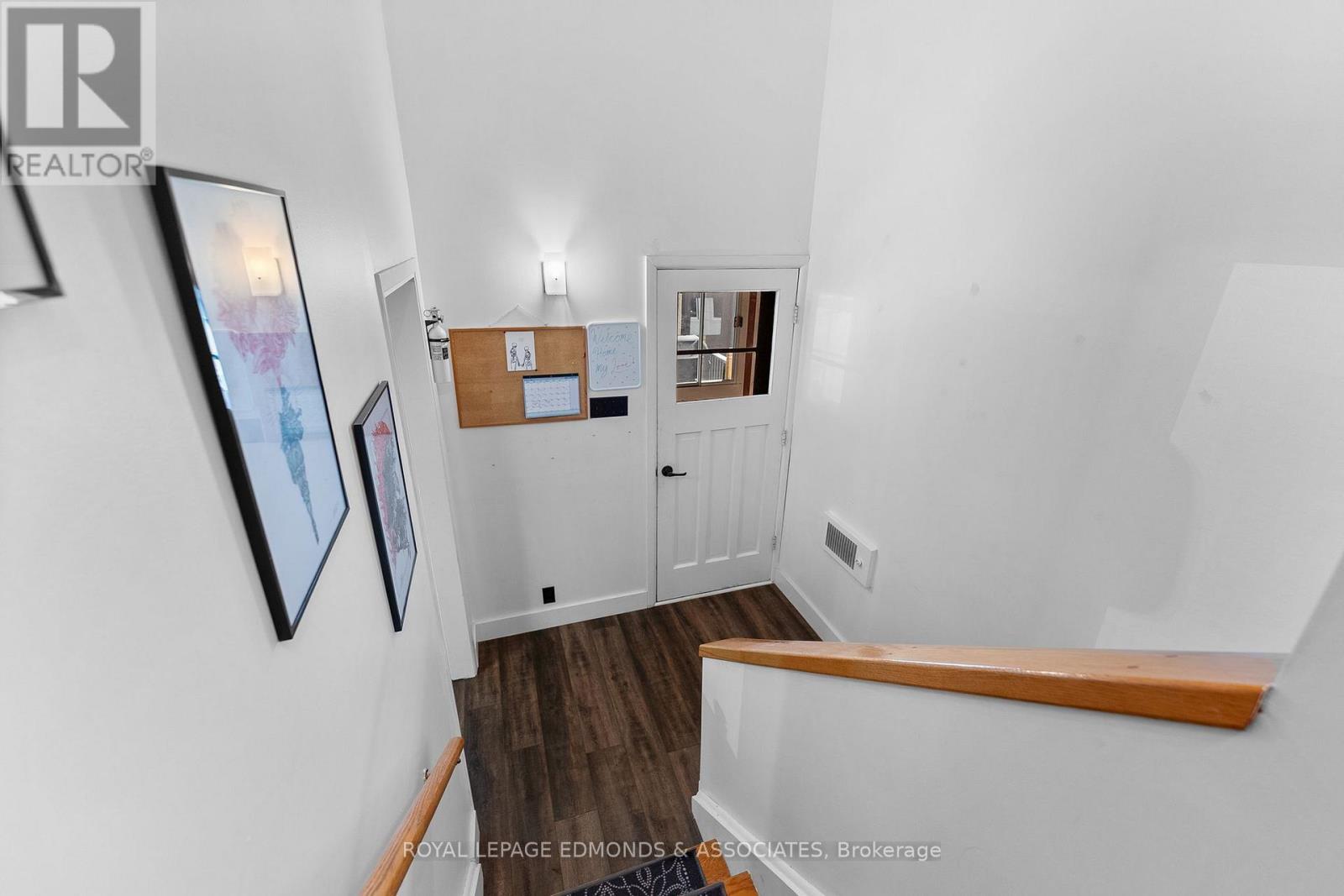 5 LASALLE DRIVE - 26