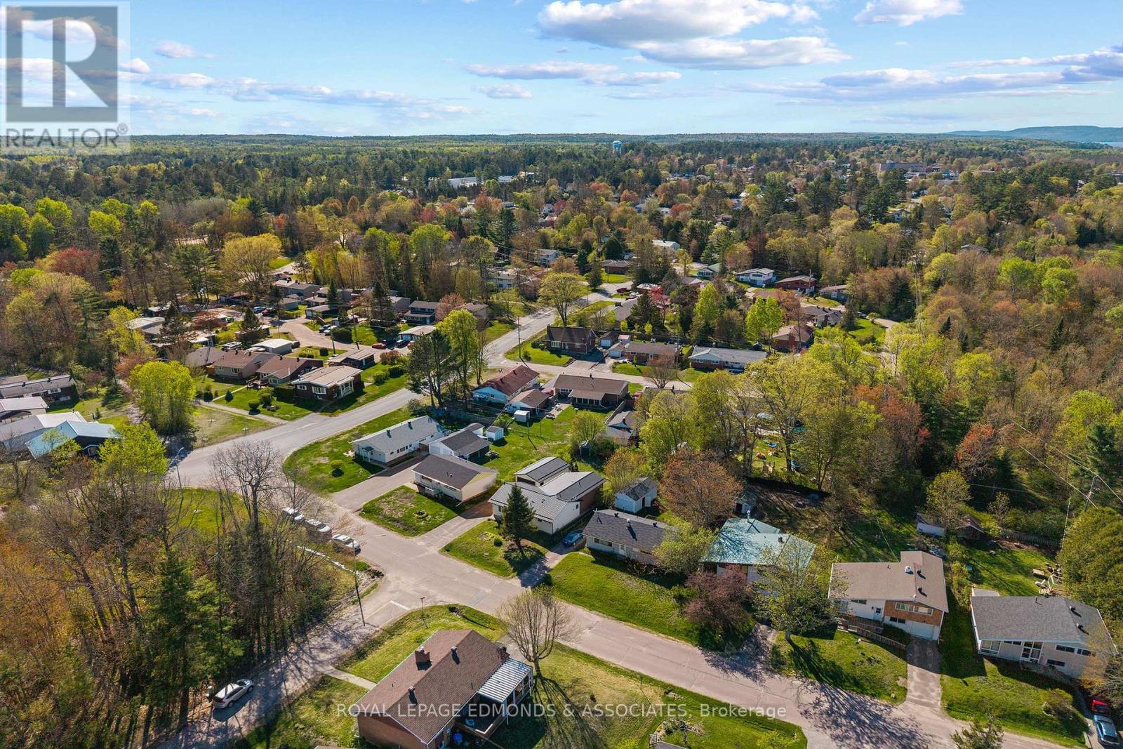 5 LASALLE DRIVE - 6