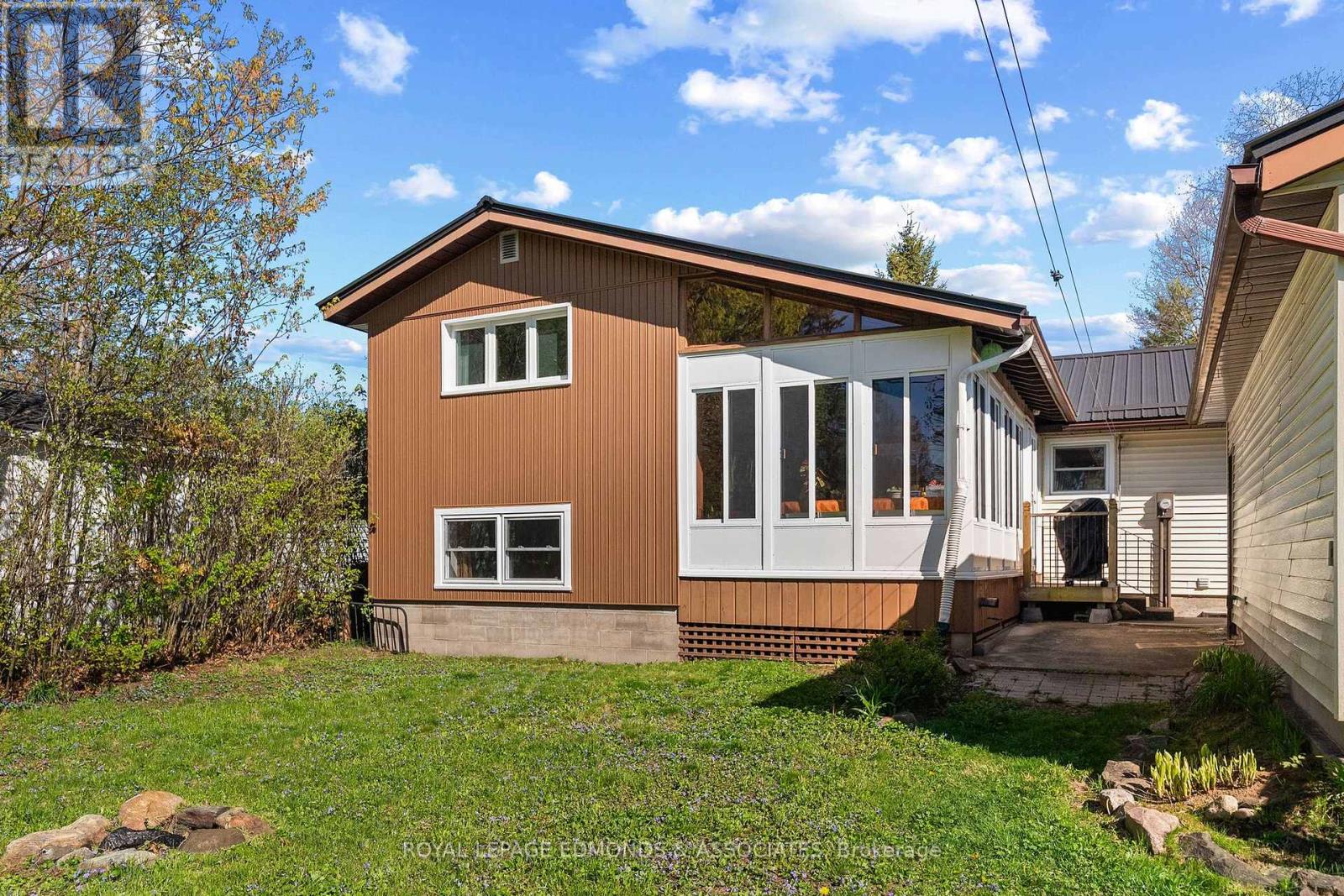 5 LASALLE DRIVE - 40