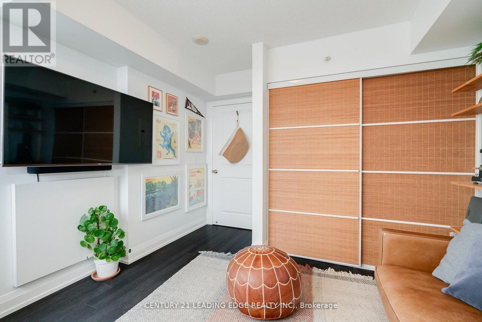 #611 3520 DANFORTH AVENUE - 24