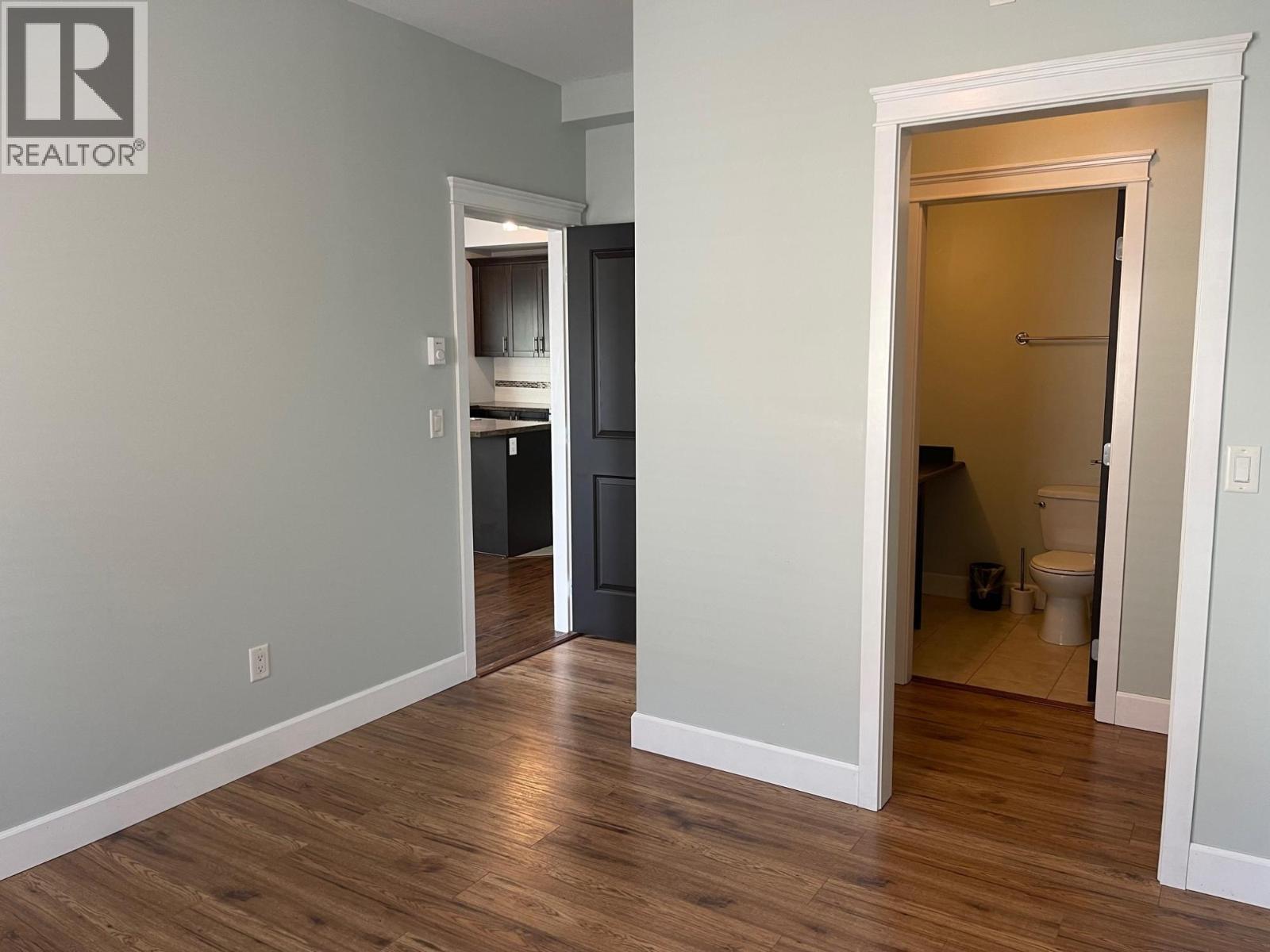 #203 2799 CLAPPERTON Avenue - 11