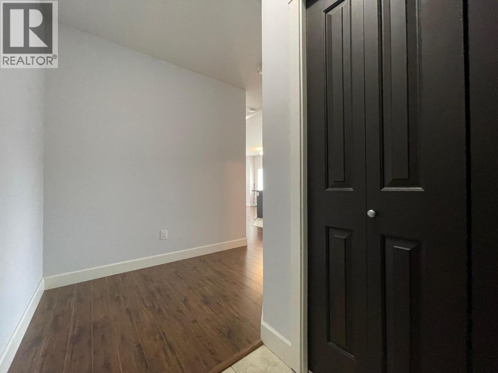 203 2799 CLAPPERTON Avenue - photo 2