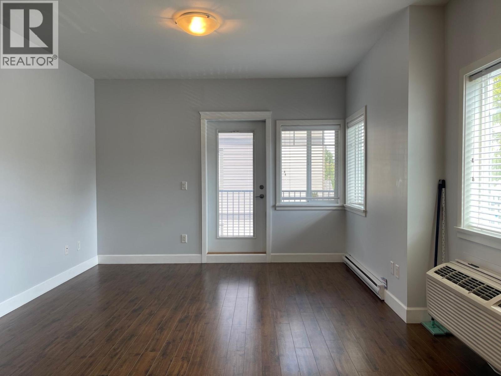 #203 2799 CLAPPERTON Avenue - 6