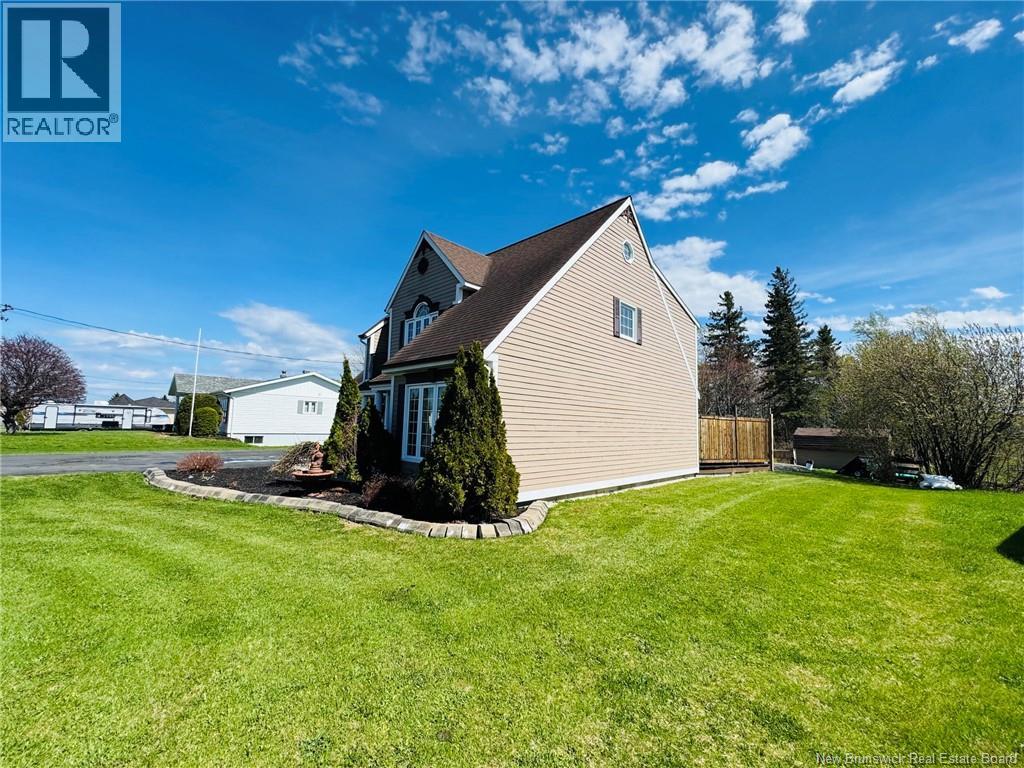 696 Des Pionniers Avenue - 20