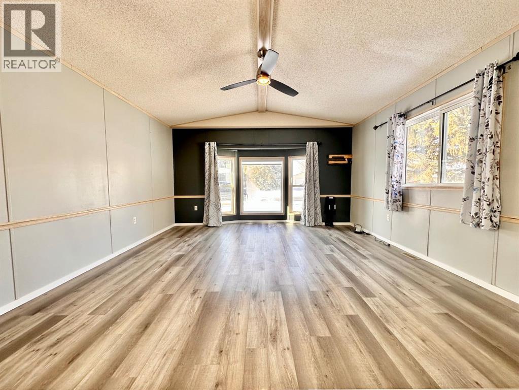613 Iris Street - 8