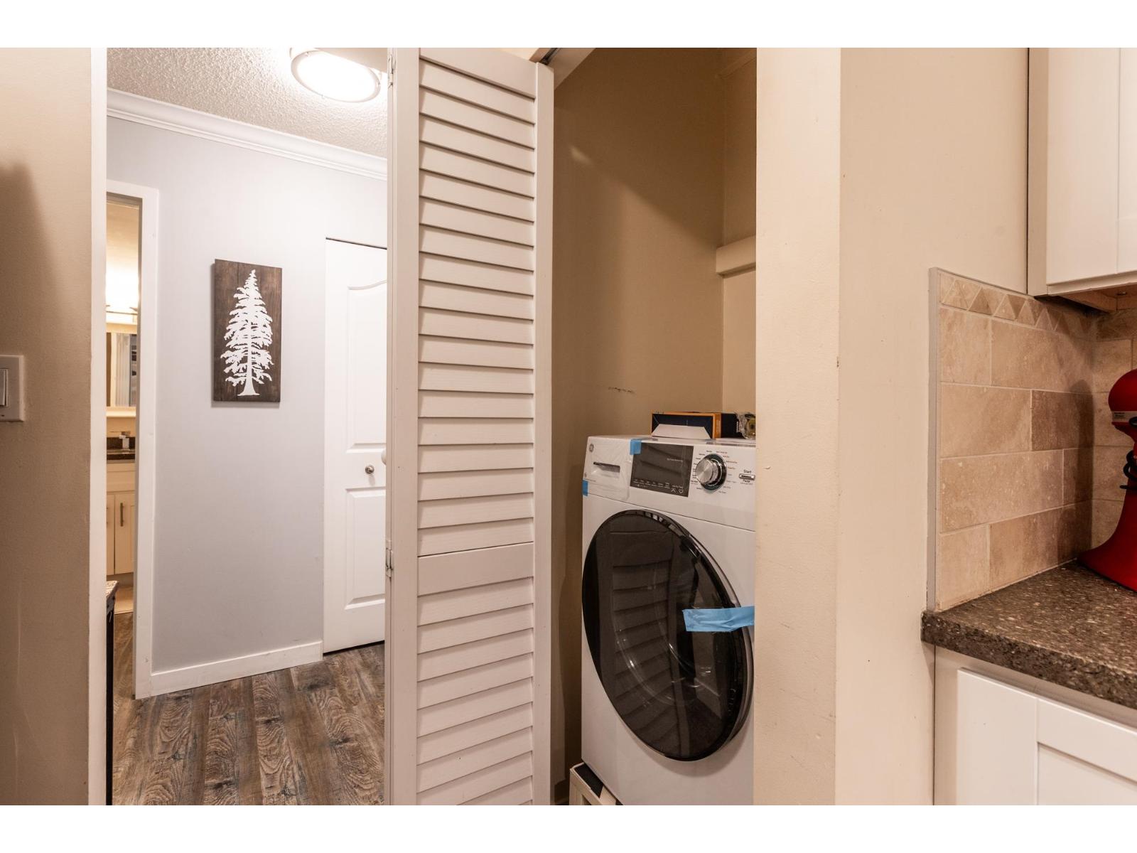 2 Bed, 1 Bath Apartment for Sale in Surrey – 308 1720 SOUTHMERE CRESCENT, Surrey – MLS# R3126644 - Image 29
