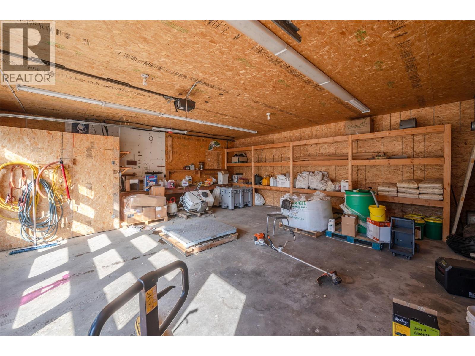  1002/963 Highway 3 Other, Cawston