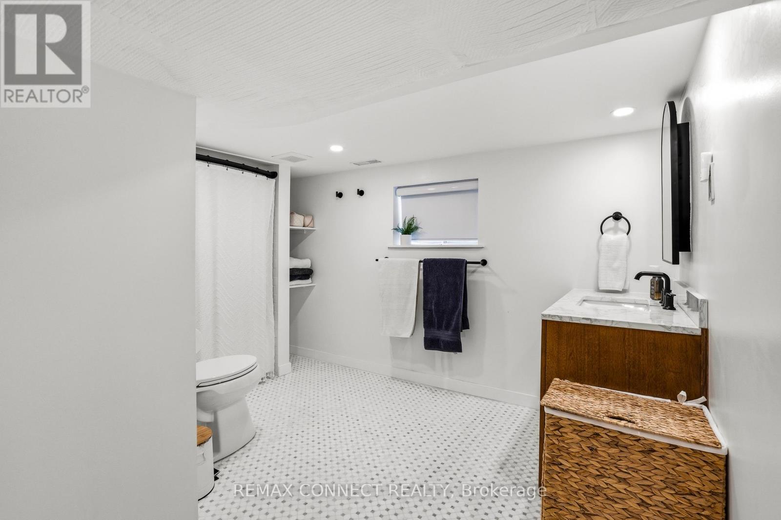 60 WOODBURY ROAD - 33