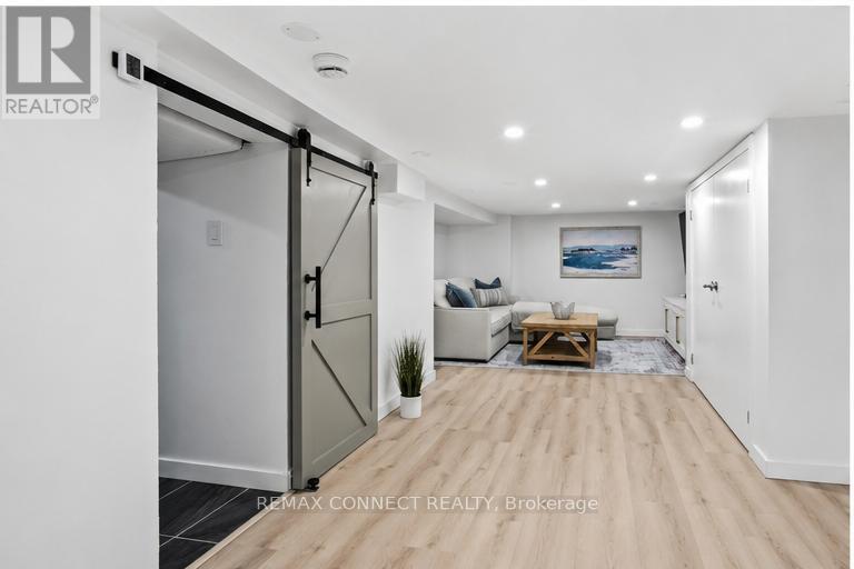 60 WOODBURY ROAD - 36