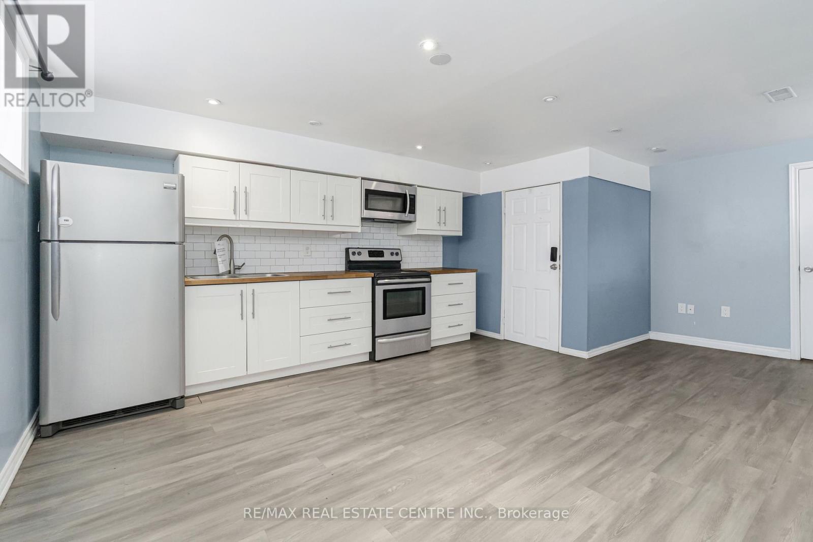 1 STANWOOD CRESCENT - 34
