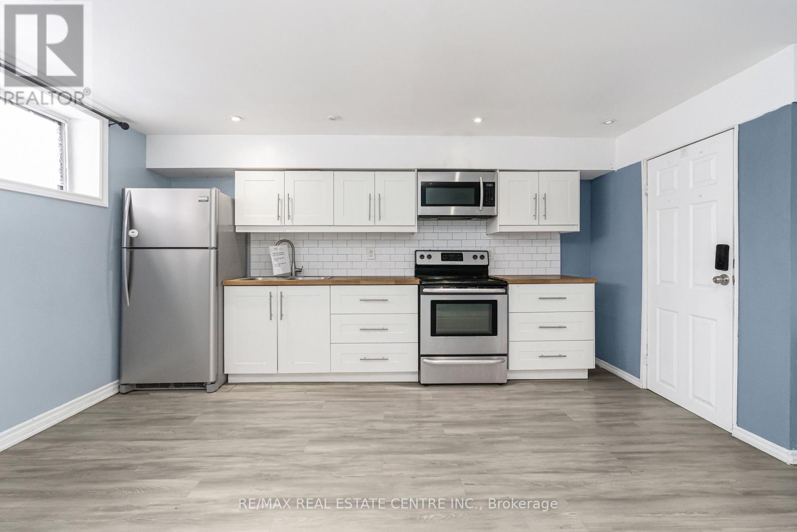1 STANWOOD CRESCENT - 35