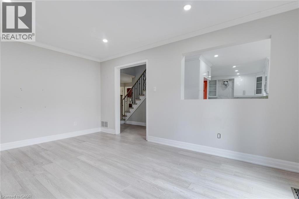 18555 HURONTARIO Street - 11