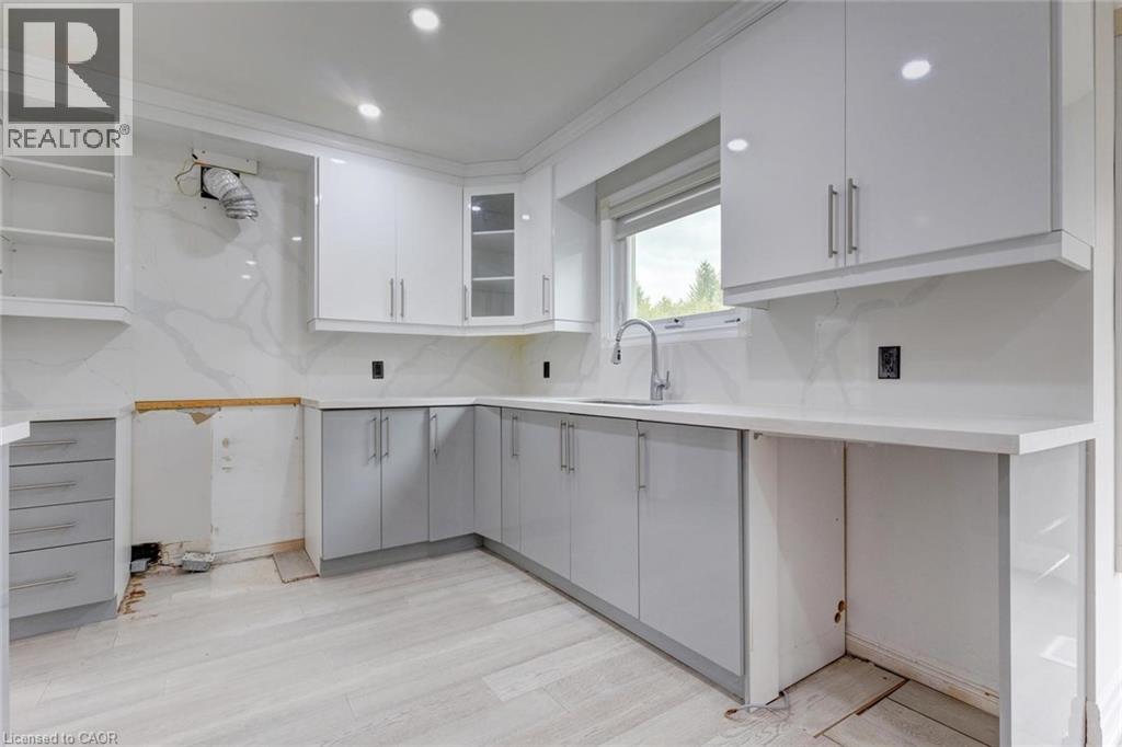 18555 HURONTARIO Street - 15