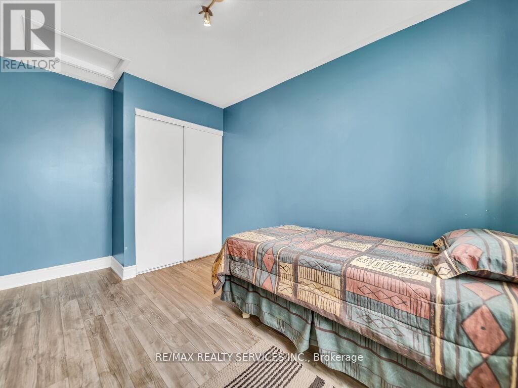 24 MELISSA COURT - 22