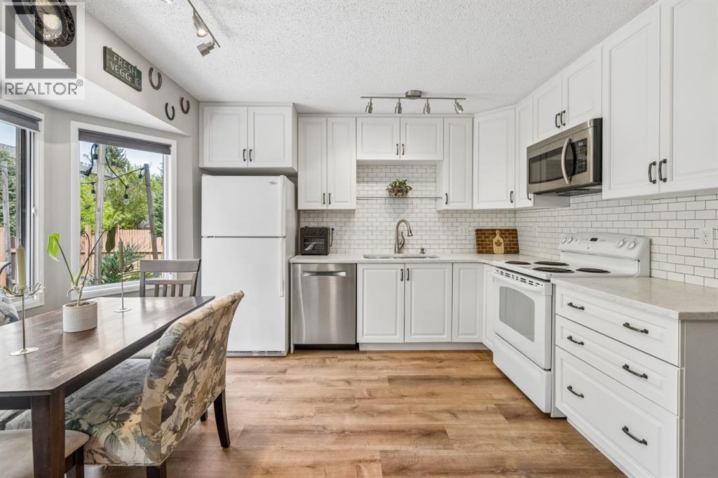 47 Cedargrove Way SW - 11